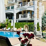 Bratanov Harmony Dream Island 公寓 阳光海滩